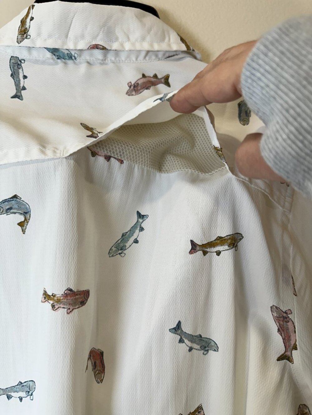 Eddie Bauer Women's Vented Fly Fishing Shirt Blouse Size Fish Pattern Size M - Picture 12 of 13